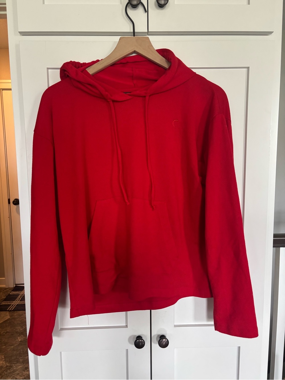💚 $5 Deals- ZYIA Red Pullover Hoodie with Kangaroo Pocket